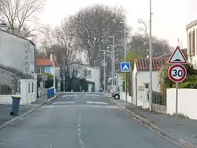 30 km/h pour passer un ralentisseur à Longèves.