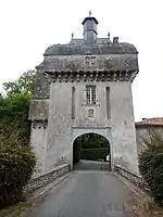 La tour impériale du château de Mornay.