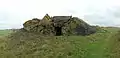 Un des blockhaus en ruines.