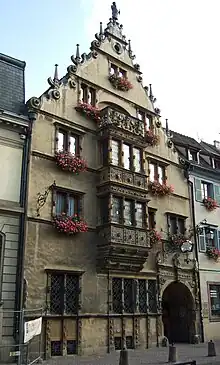 Exemple de « fenêtre en baie », la maison des Têtes, à Colmar.