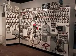 Le tableau de contrôle de l'une des machines de propulsion.