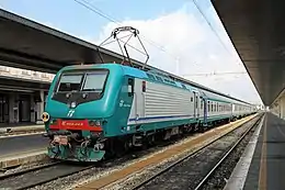 Locomotive E.464 numéro 493 en gare de Venise-Santa-Lucia.