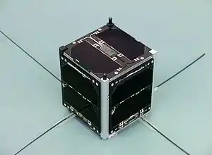 Picosatellite : FUNcube-1 (en).