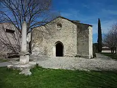 Façade et croix de mission.