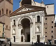 Façade de la basilique Saint-André de Mantoue (1472-1488).