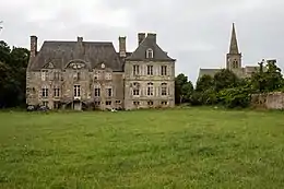 Le château de Réville.