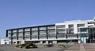 Description de l'image Façade du lycée Augustin Fresnel de Caen.jpg.