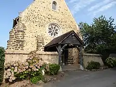 Façade ouest et porche.