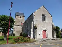 Façade ouest et tour-clocher.