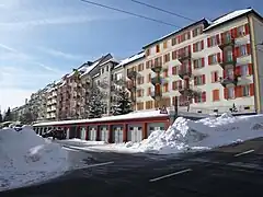 Vue de façades d'habitation de la rue du Nord, à La Chaux-de-Fonds (depuis la rue du Doubs).