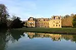 Façades arrières du château de Jean d'Heurs.