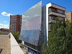 Façade photovoltaïque.