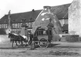 L’entrée de la faïencerie de Niderviller vers 1900.