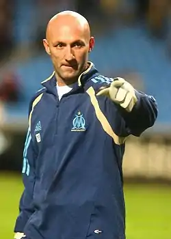 Photographie montrant Fabien Barthez sous les couleurs de l'OM.