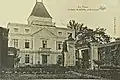 Façade du château et habitants en 1910