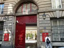 Entrée du Crédit municipal de Paris.
