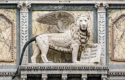 Lion de Saint-Marc sur la Scuola Grande di San Marco.