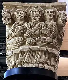 Face de chapiteau figurant la multiplication des pains, chœur de l'église de Saint-Nectaire, Puy-de-Dôme