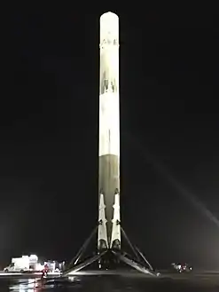 Le premier étage du 20e lancement après son atterrissage réussi le 21 décembre 2015.