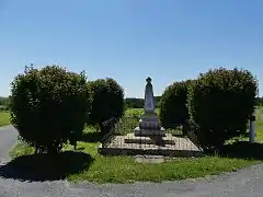 Le monument aux morts.