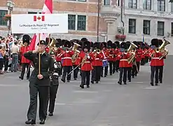 Musique du Royal 22e Régiment devant le château Frontenac à Québec