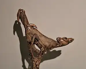 Détail de la sculpture du Faon aux oiseaux.