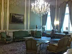 Vue de l'ancien petit salon et bureau de Farah Pahlavi au palais Blanc