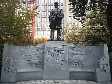 Monument à David Farragut (en) (1881), New York, Madison Square Park.