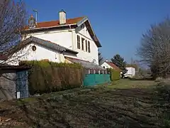 Faverney L'ancien bâtiment voyageurs, côté voies.