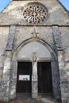 Façade ouest de l'église Saint-Rémy.