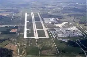 Vue aérienne de l'aéroport.