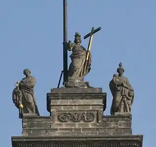 Foi, espérance et charité. Sculptures de Manuel Tolsá (es) sur la cathédrale Métropolitaine de Mexico.