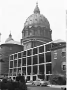 Le palais épiscopal et le dôme en 1947.