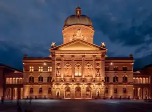 Le Palais fédéral de nuit. Septembre 2018.