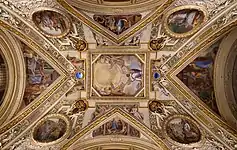La voûte de La chapelle Paolina du Vatican par Federico Zuccari, chapelle comprenant également des peintures de Michel-Ange et Lorenzo Sabattini.