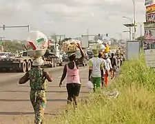 Vendeuses dans les rues d'Accra, Ghana, 2017.