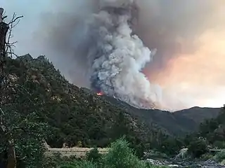 Le Ferguson Fire à proximité du Parc national de Yosemite le 14 juillet 2018.