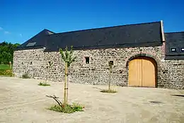 Façades et toitures de la ferme de l'abbaye de Villers-la-Ville dite ferme de la Basse-Cour, avenue de Speeckaert, n°20 (M)