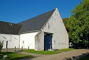 La grange vue de l'est.