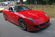 Ferrari 599 GTO avec Ferrari 458 Italia derrière