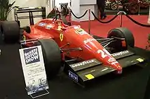 Photo de la Ferrari F1-87 de Berger en exposition à Eessex