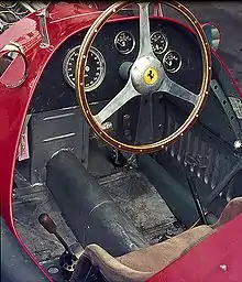 cockpit d'une Ferrari 500 F2.