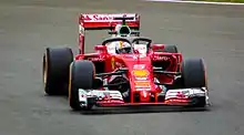 Photo de face de la Ferrari SF16-H de Vettel équipée du Halo au niveau du cockpit