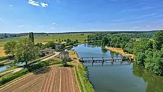 Le barrage sur la Saône et l'entrée de la dérivation de Chemilly.