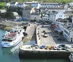 L’Acadie (480 passagers, 27 véhicules) de la SMN assurant la desserte de Belle-Île-en-Mer