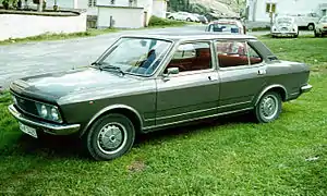 Une Fiat 132 première série