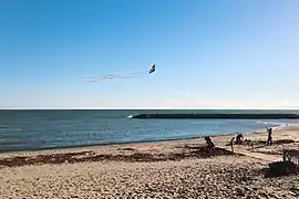 Vue générale d'une plage en fin de journée d'octobre 2014.