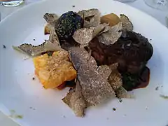 Filet mignon et truffes.