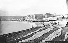 1865 - Filets de pêche étendus sur  la plage des ponchettes à Nice.