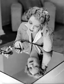 Description de l'image Film star Helen Twelvetrees, ca. 1936-7.jpg.